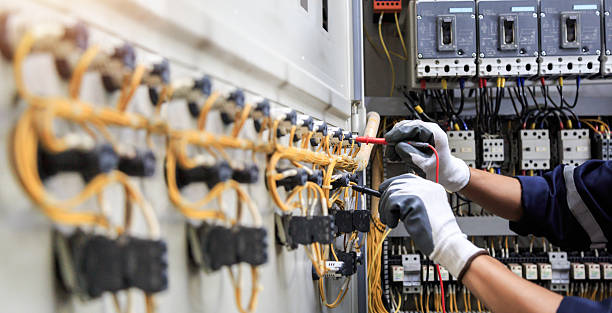 Professional Electrician technician working in Cicero, IN